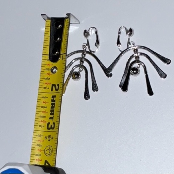 Avon Windchimes 1972 Silver Toned Metal Clip On Earrings Vintage Artistic - Picture 11 of 14